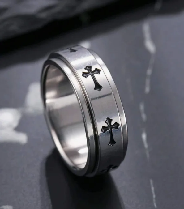 Cross Spinner Ring